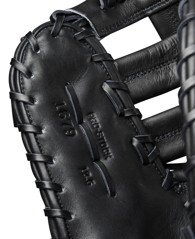 WBW102095 Wilson A2000 1679 12.5 inch Baseball First Base Mitt Black (Classics Series)