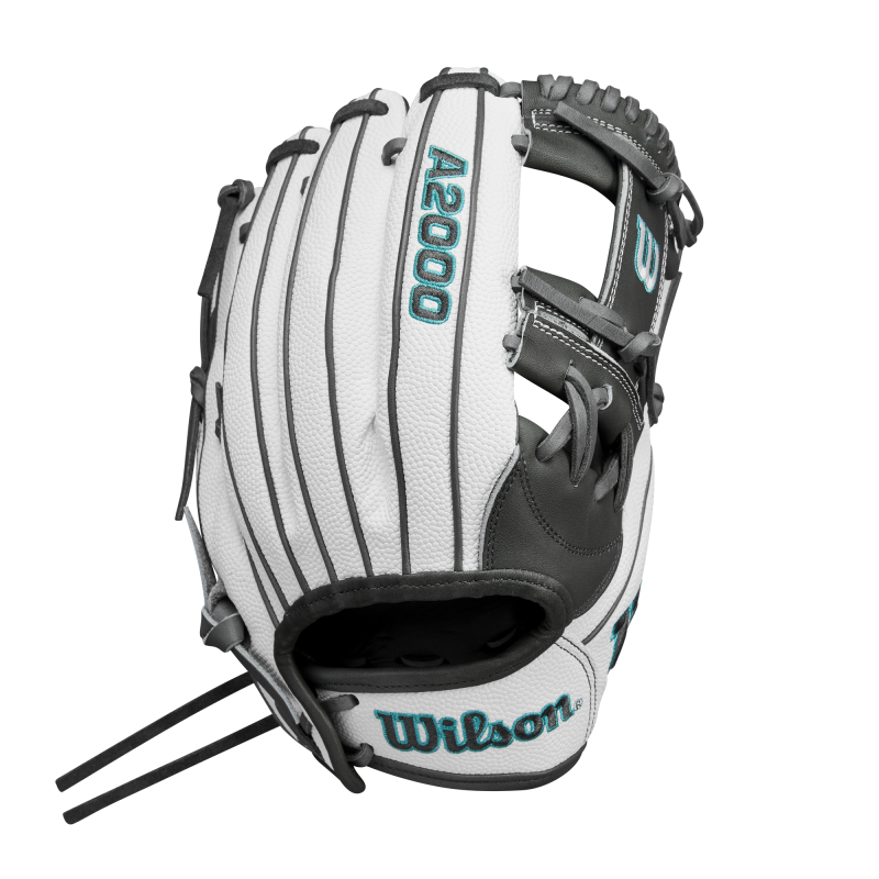WBW102623 Wilson A2000 H75SS 11.75" Fastpitch Classics Series Infield Glove
