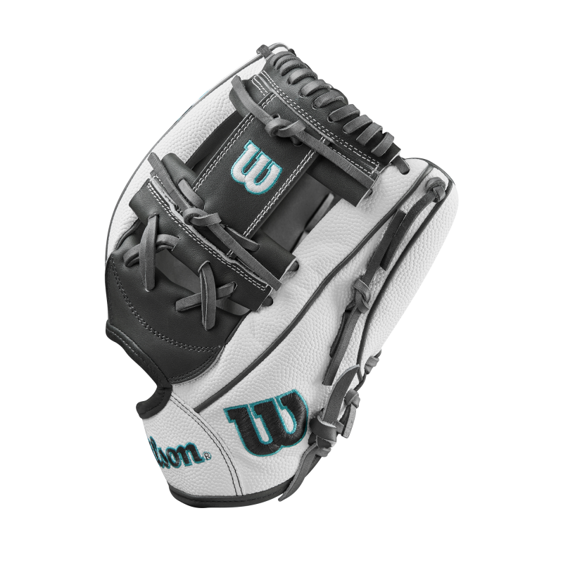 WBW102623 Wilson A2000 H75SS 11.75" Fastpitch Classics Series Infield Glove