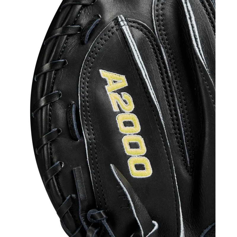 WBW102092335 Wilson A2000 M23 33.5 inch Black Baseball Catcher’s Mitt