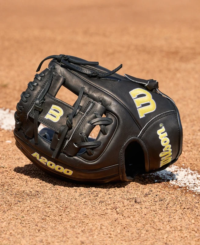 WBW1041051125 Wilson A2000 1788 11.25 inch Infield Baseball Glove (Classics Series)