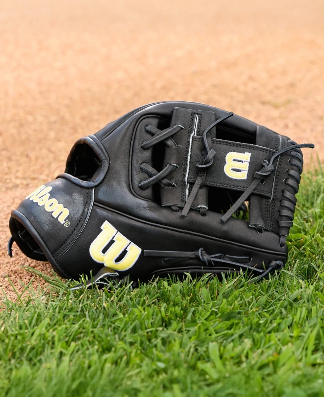 WBW1041051125 Wilson A2000 1788 11.25 inch Infield Baseball Glove (Classics Series)