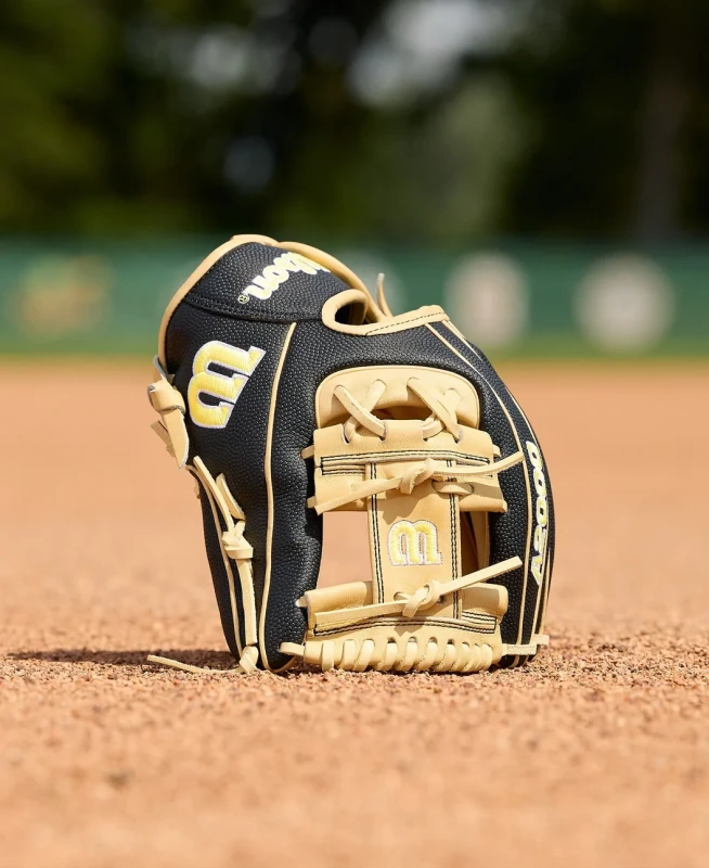 WBW104108115 Wilson A2000 1786 11.5 inch Black/Blonde Infield Baseball Glove (Classics Series)