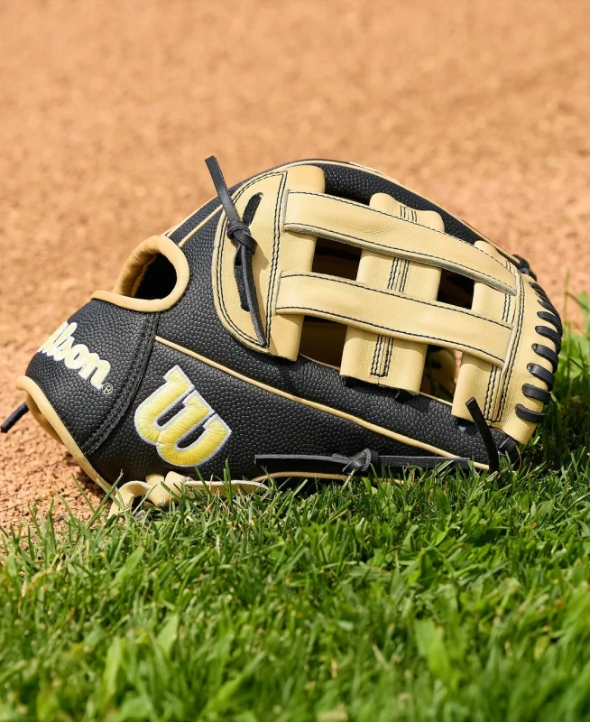WBW10411612 Wilson A2000 DW5 12 inch Black/Blonde Utility Baseball Glove(Classics Series)