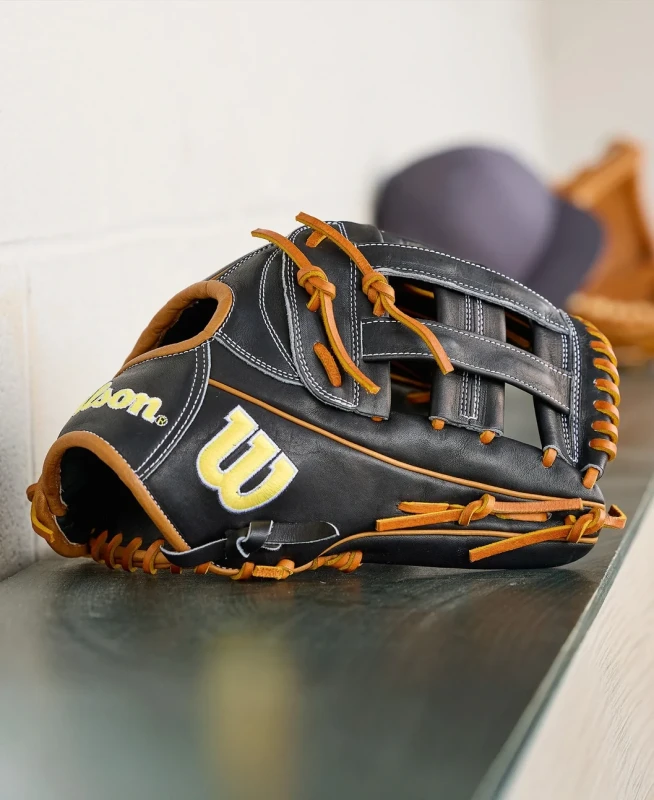WBW104121125 Wilson A2000 1750 12.5 inch Black Outfield Baseball Glove (Classics Series)