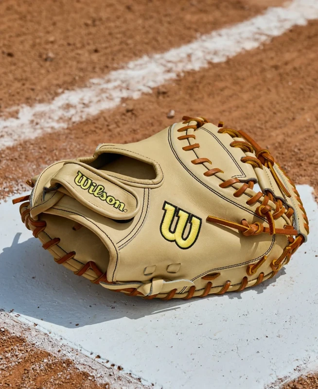 WBW10412733 Wilson A2000 PF33 33 inch Blonde Saddle Tan Baseball Catcher's Mitt (Classics Series)
