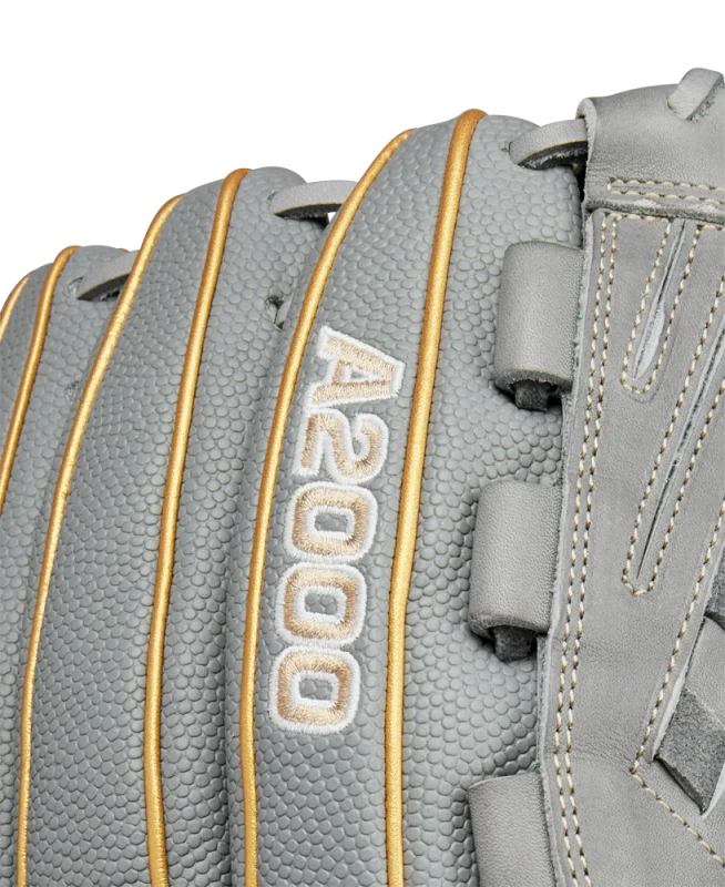 WBW102677125 Wilson A2000 V125SS 12.5 inch Fastpitch Utility Softball Glove