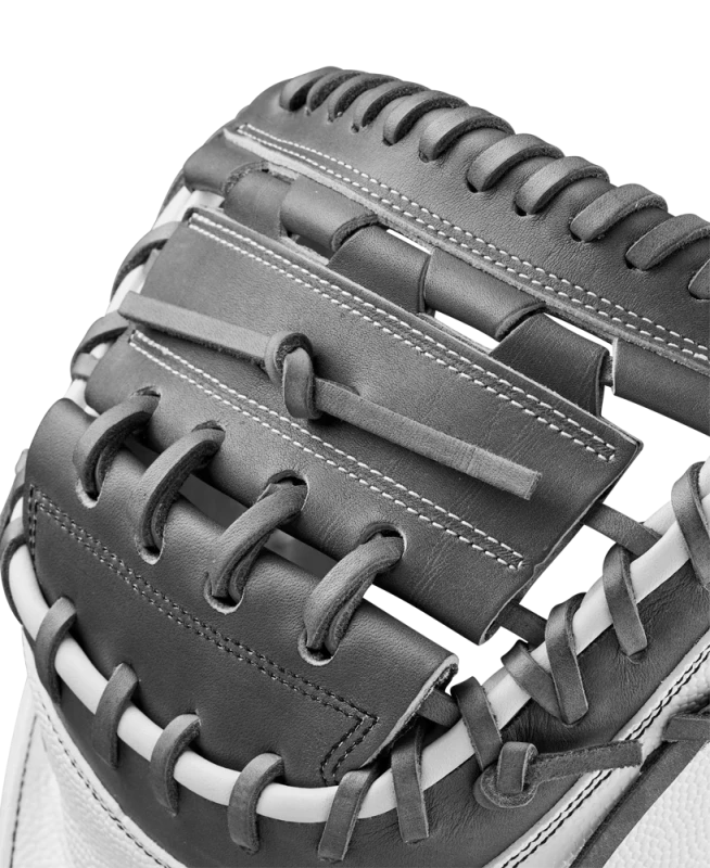 WBW10268134 Wilson A2000 FPCM23 34 inch Fastpitch Softbal Catcher Mitt White / Grey