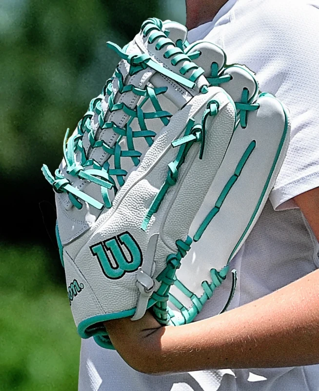 WBW103970 Wilson A1000 T125 12.5 inch Fastpitch Softball Outfield Glove