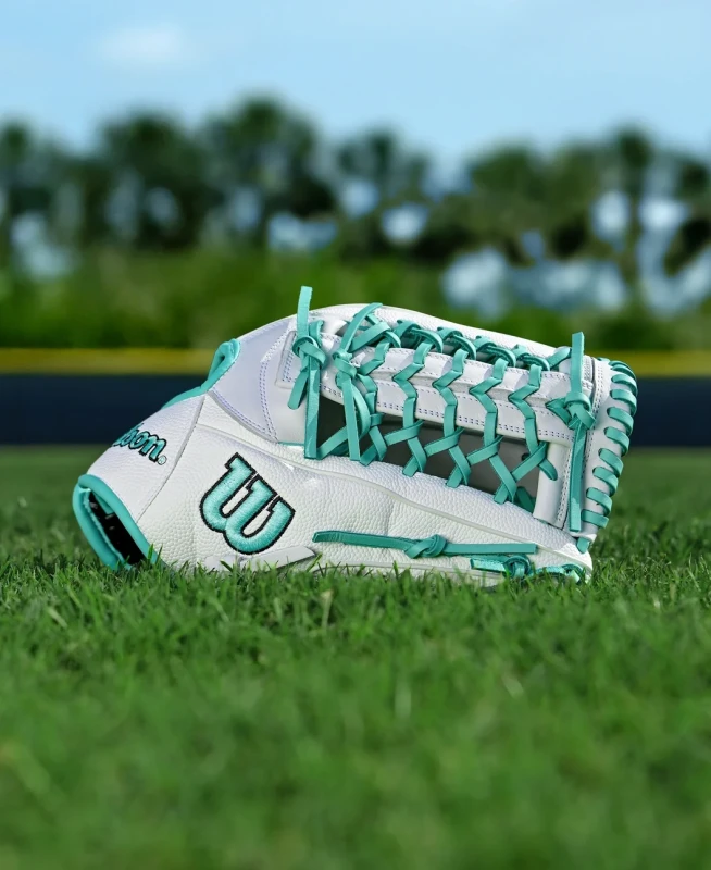 WBW103970 Wilson A1000 T125 12.5 inch Fastpitch Softball Outfield Glove