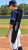 Młody baseballista z torbą Grizzly.png
